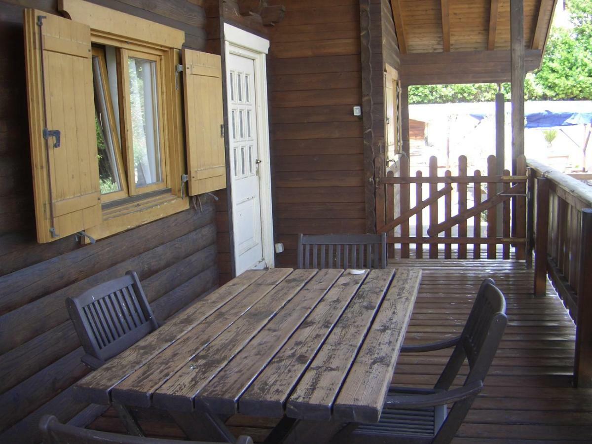 Chalet L Oasi Di Ambra 8 Posti Letto Con Uso Piscina Ardea Eksteriør bilde