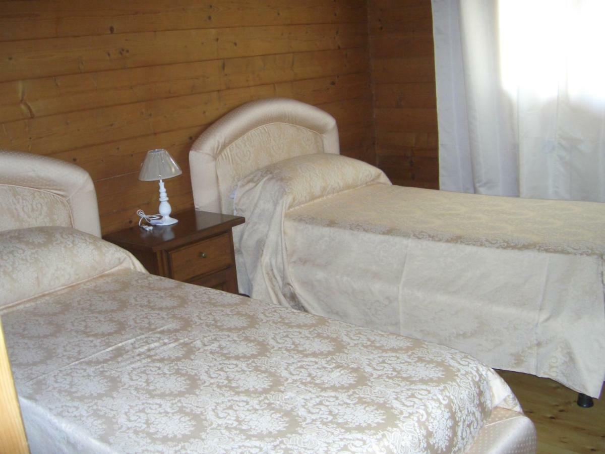 Chalet L Oasi Di Ambra 8 Posti Letto Con Uso Piscina Ardea Eksteriør bilde