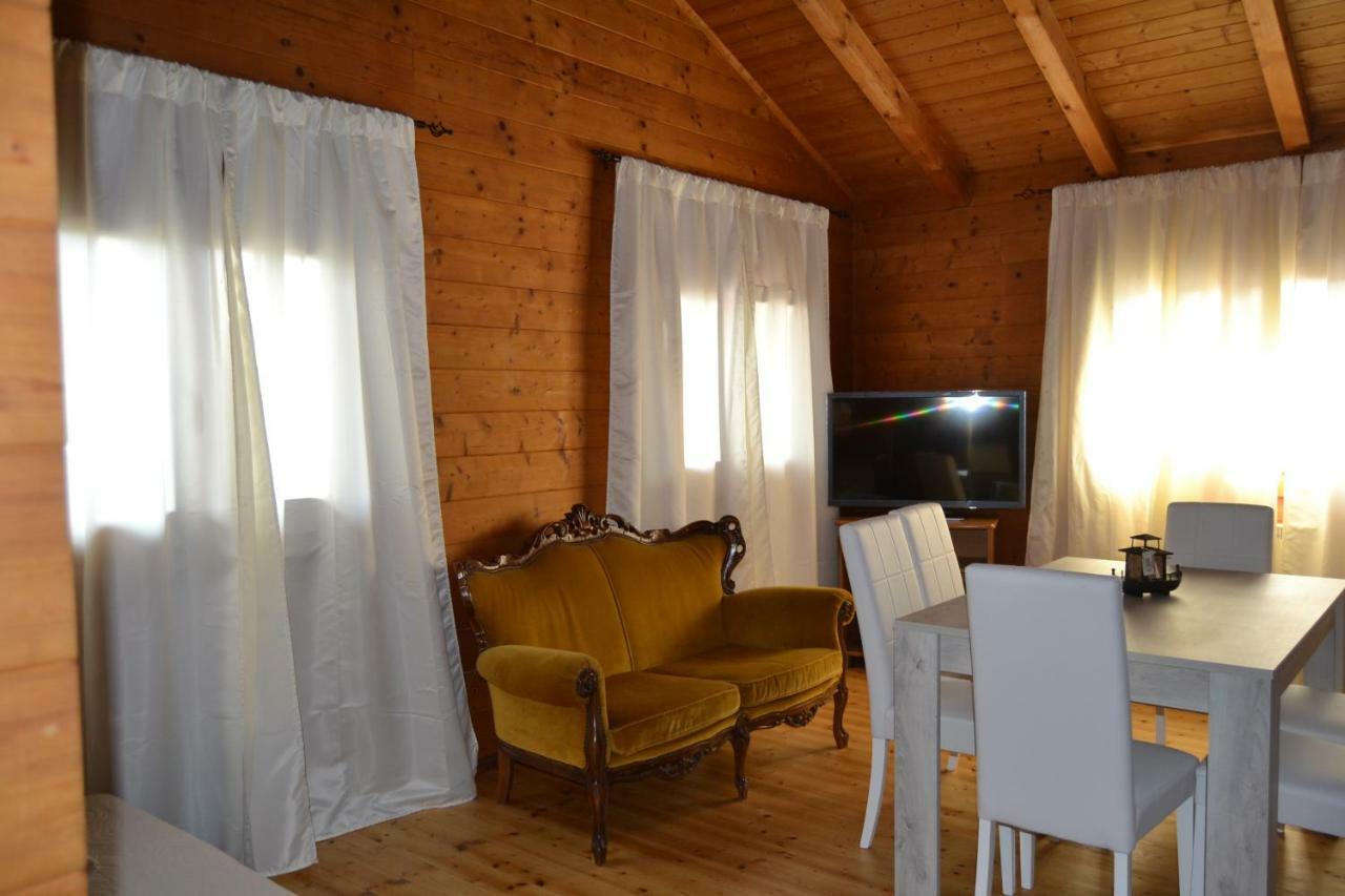 Chalet L Oasi Di Ambra 8 Posti Letto Con Uso Piscina Ardea Eksteriør bilde