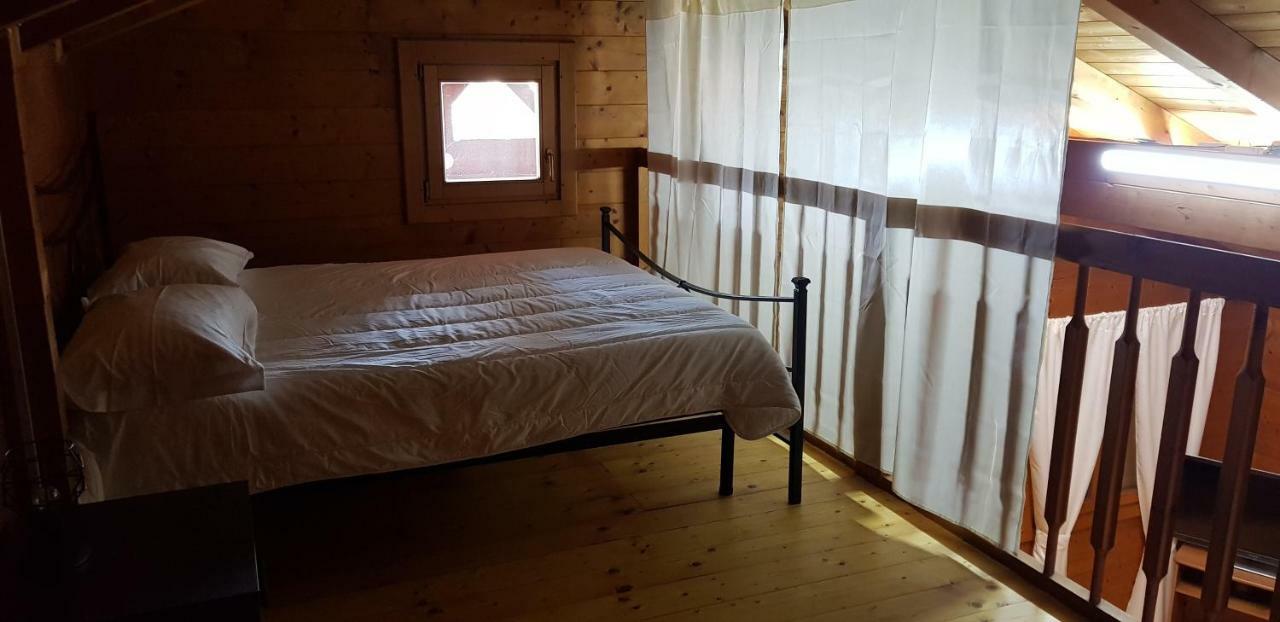 Chalet L Oasi Di Ambra 8 Posti Letto Con Uso Piscina Ardea Eksteriør bilde