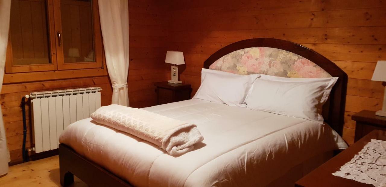 Chalet L Oasi Di Ambra 8 Posti Letto Con Uso Piscina Ardea Eksteriør bilde